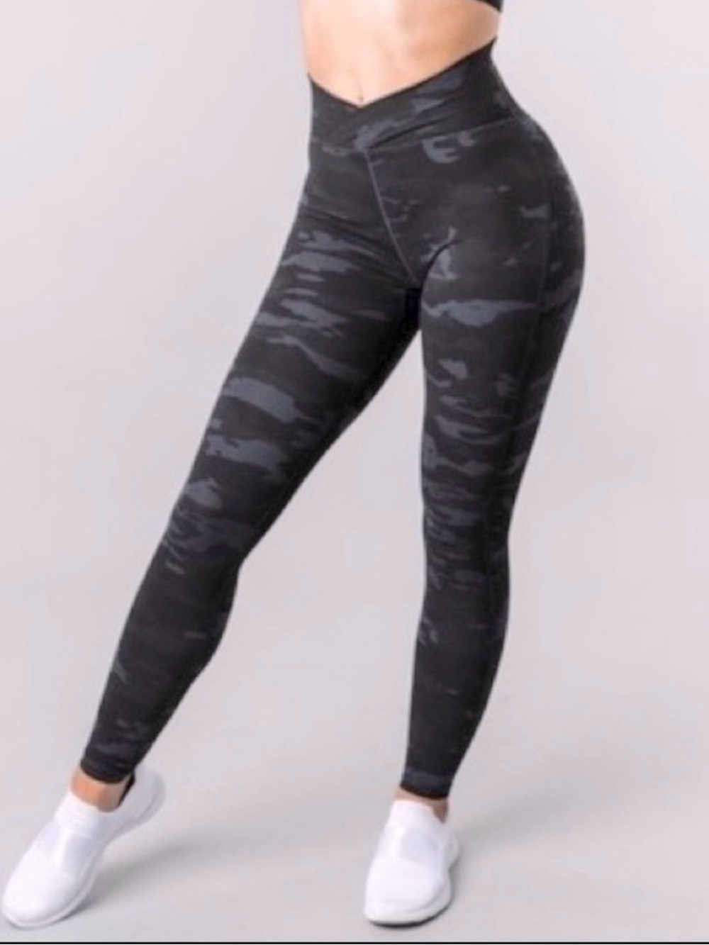 Alphalete Black Camo Surface Path Crisscross Leggings Size Medium